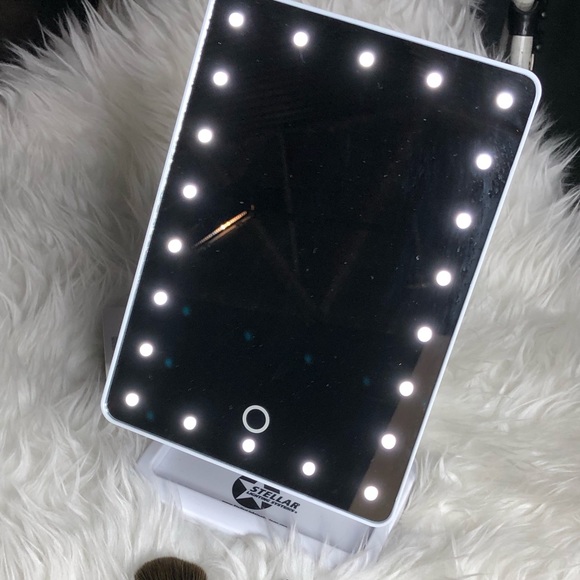 Vanity Light - Picture 1 of 1
